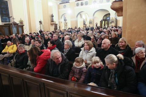 Sárvári vonósok adventi koncertje a Szent László templomban