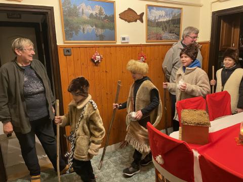 Ministránsok betlehemezése