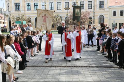 Elsőáldozás 2026
