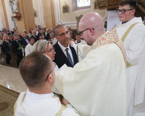 Papszentelés a Szombathelyi Székesegyházban és Újmisék Sárváron